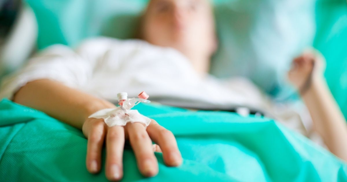 Bimbo di 12 anni in ospedale con una chiave conficcata in testa: aggredito da un coetaneo, la situazione