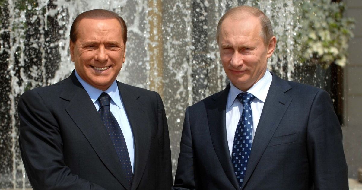 Berlusconi rompe con Putin e condanna la guerra in Ucraina: “Aggressione militare inaccettabile”
