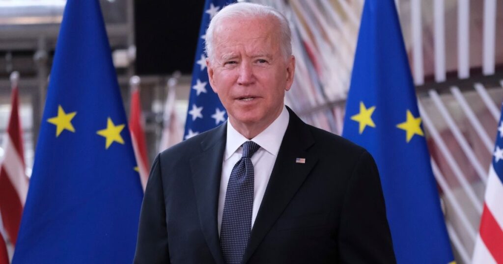 “Stop a guerra in Ucraina”. Ora Biden e gli Usa mollano Kiev, Zelensky è la vittima sacrificale. Ecco quando finirà e perché