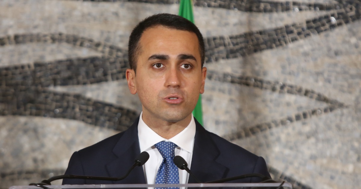 La Russia attacca Di Maio, botta e risposta a distanza sul gas: il ministro e Draghi oggi in Algeria