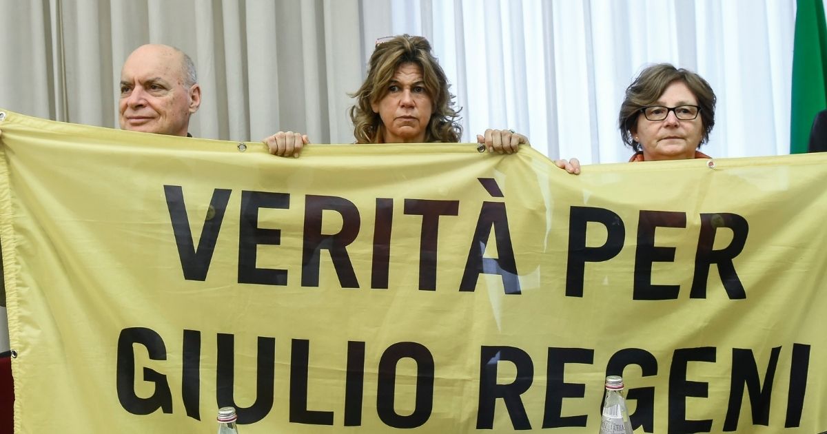 Omicidio Regeni, Gup dispone la sospensione del processo. Il legale della famiglia: “Amareggiati e indignati”