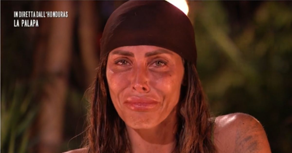 guendalina-tavassi-collegamento-mamma-lacrime-isola-famosi