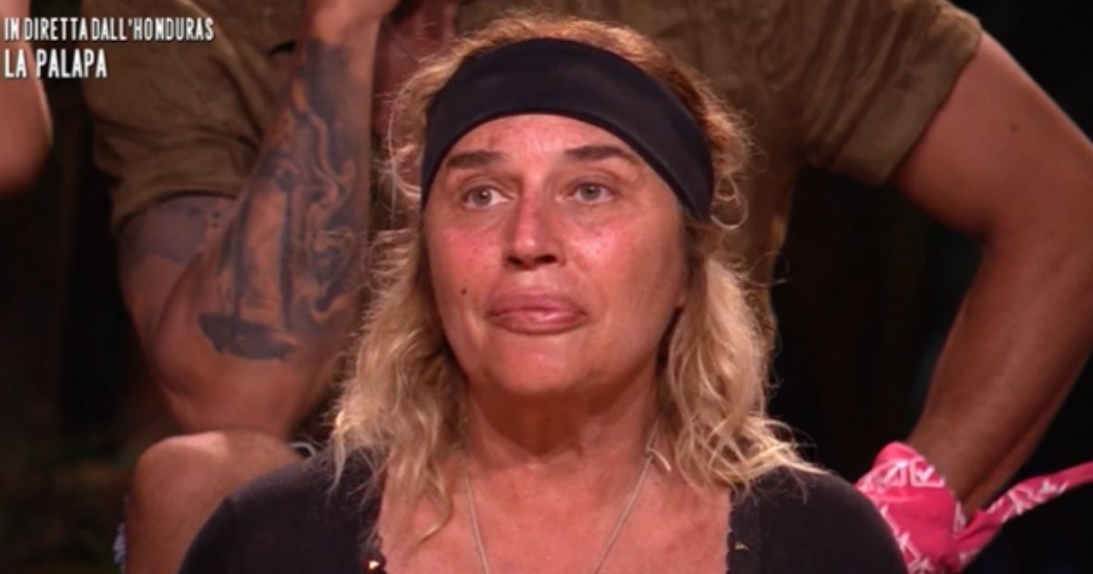 Lory Del Santo accusata in diretta da alcuni naufraghi a L’Isola dei Famosi: “Mette zizzania e fa litigare”