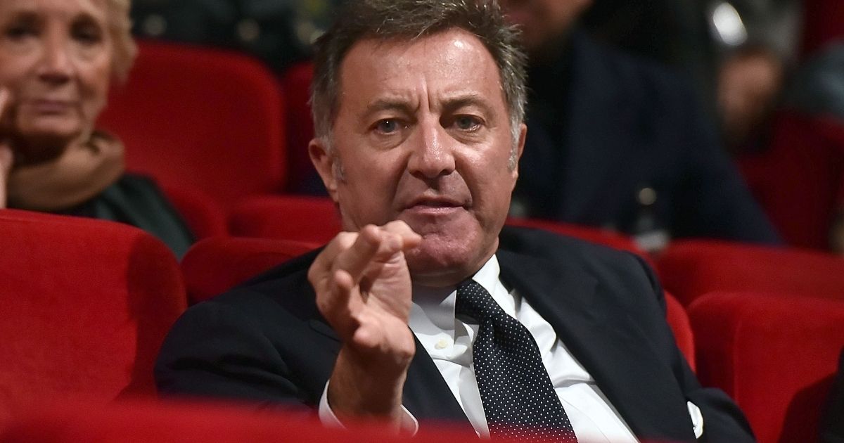 Luca Barbareschi da Sgarbi: "Il problema non sono i gay, ma la mafia dei fro*i e delle lesbiche". È polemica