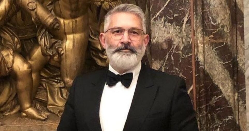 Paolo Rondelli è il primo Capo di Stato LGBTQIA+ al mondo. È uno dei