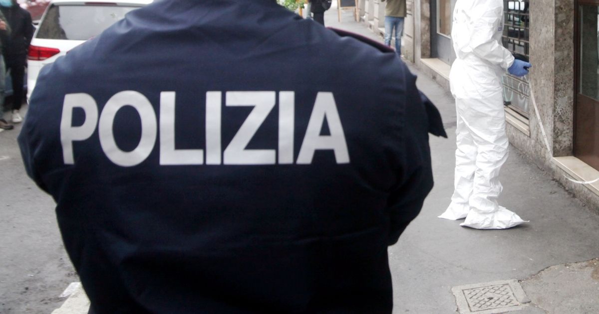 Marito, moglie e figlia 17enne accoltellati in casa a Ladispoli: l'ipotesi dietro l'aggressione