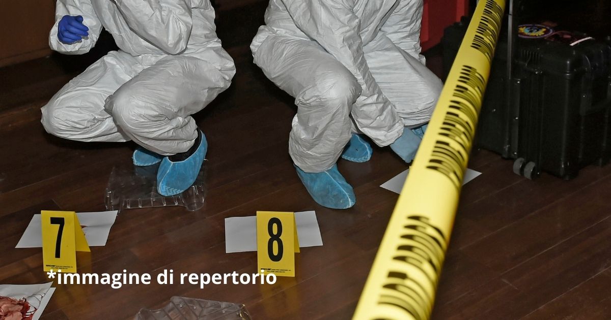 Uccide la madre a calci e pugni in casa dopo una lite: 24enne confessa tutto ai carabinieri