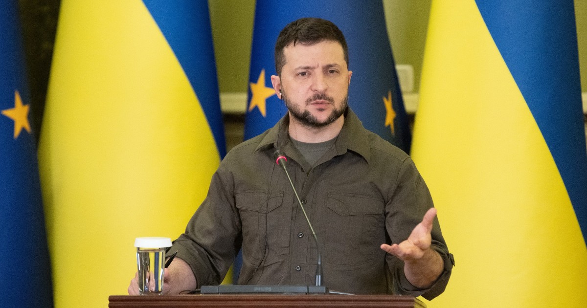 Zelensky minaccia la fine dei negoziati se a Mariupol cadono le forze ucraine. Italia garante della sicurezza