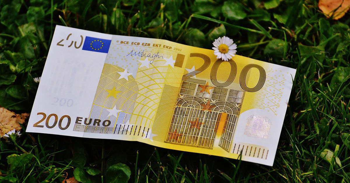 200 euro a lavoratori e pensionati senza fare domanda: come ottenere il bonus e quando viene erogato