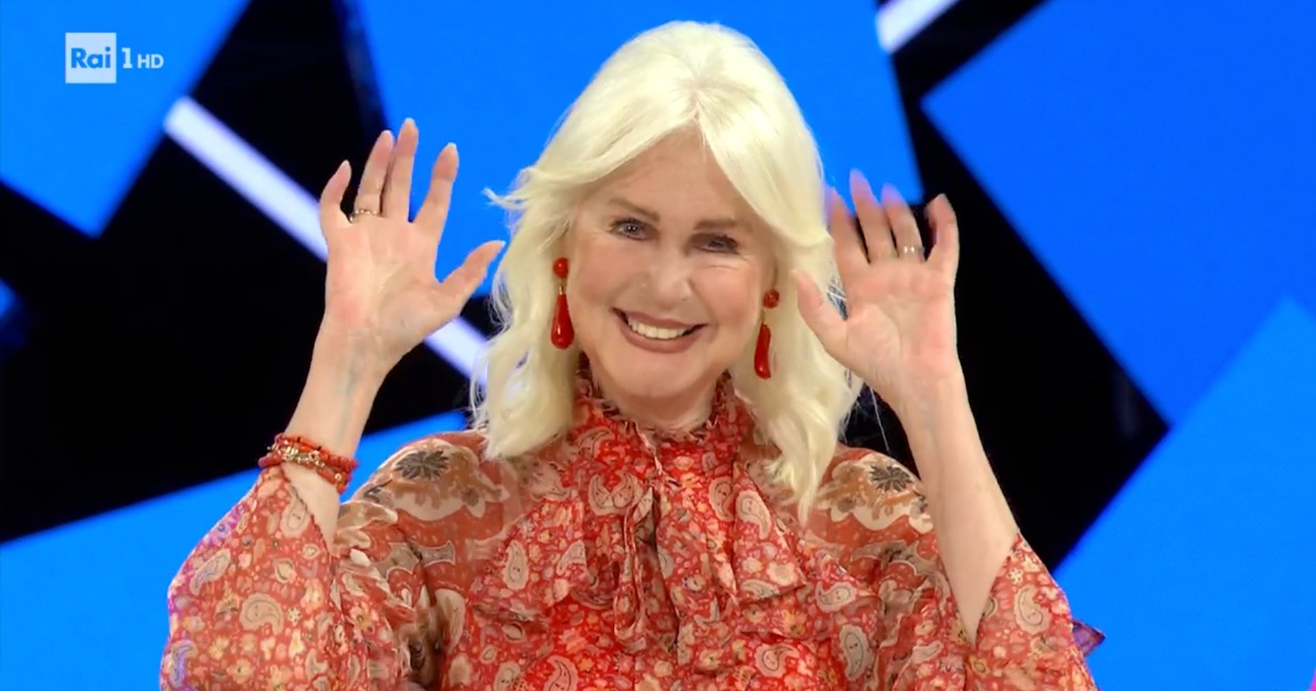 Loretta Goggi potrebbe tornare a condurre un programma tutto suo: l'idea del direttore di Rai1