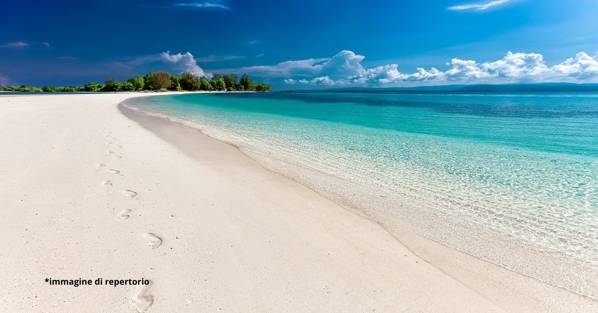 spiaggia immagine di repertorio