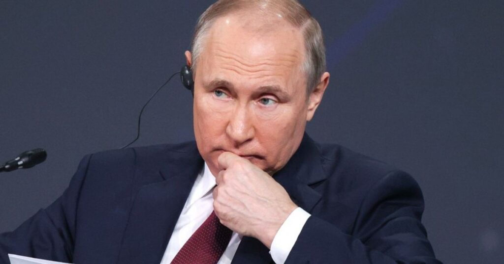 Vladimir Putin si scusa per le parole del ministro Lavrov: la reazione del leader russo su Hitler e Olocausto