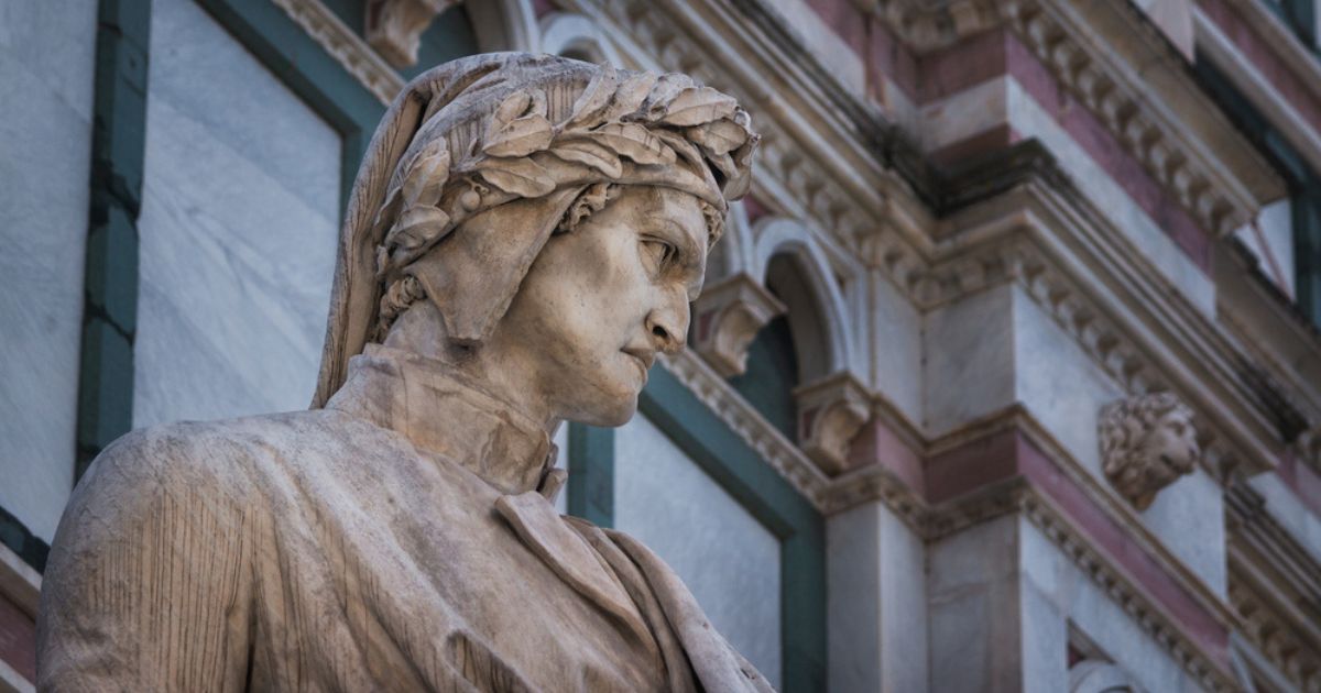 Dante Alighieri, la vita del grande poeta: l’incontro con l’amata Beatrice e il suo ruolo nella poesia dantesca