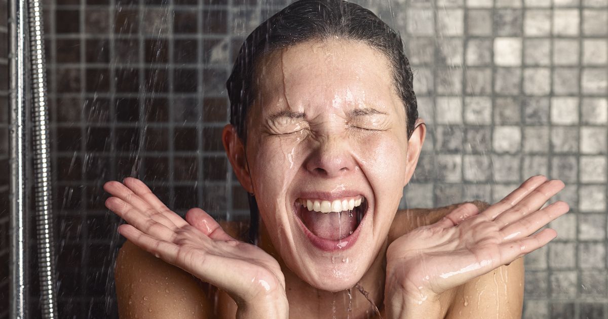 Fare la doccia e lo shampoo tutti i giorni fa male