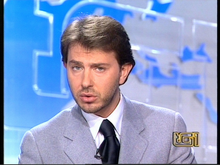 Francesco Giorgino via dal Tg1, bufera in Rai: l'enigmatico saluto del giornalista all'ultima sera