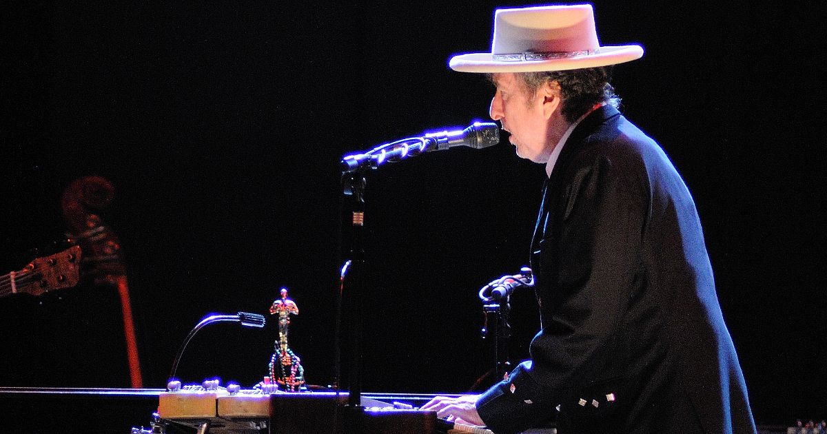 Bob Dylan "vieta" l'uso dei cellulari durante il concerto: il ritorno del cantautore e Premio Nobel in Europa