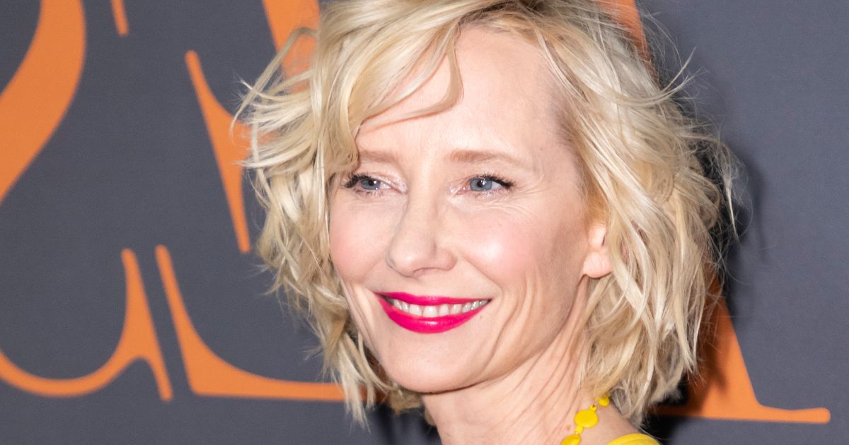 Anne Heche "non ha speranze di sopravvivere": l'attrice in condizioni gravissime dopo l'incidente