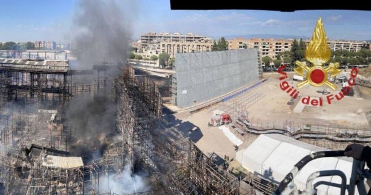 Va a fuoco Cinecittà, colpita dalle fiamme anche la casa del Grande Fratello: situazione drammatica, cosa sta accadendo