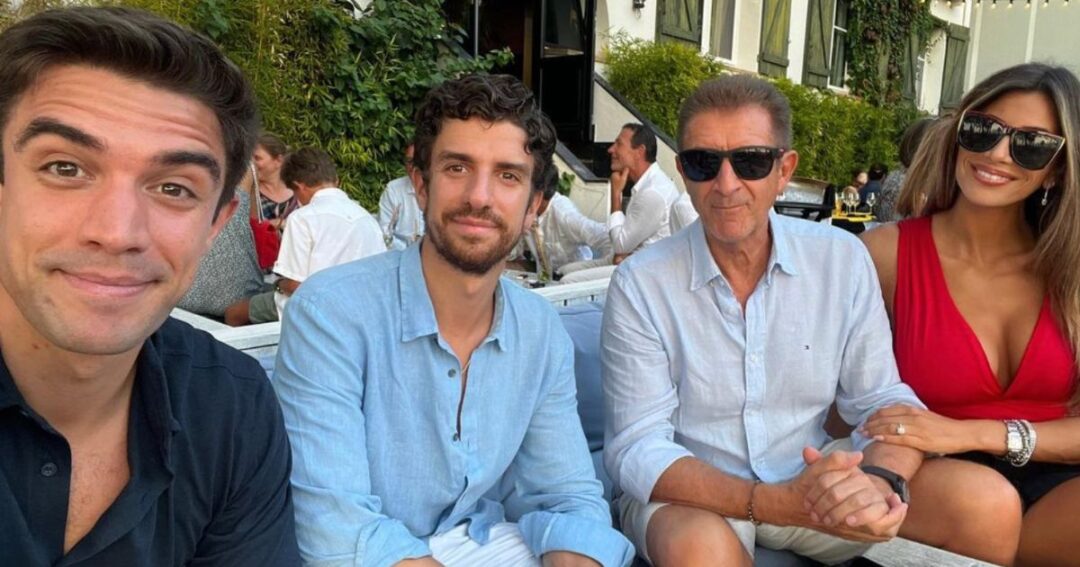 Ezio Greggio a SaintTropez con i figli Gabriele e e la fidanzata Romina Pierdomenico