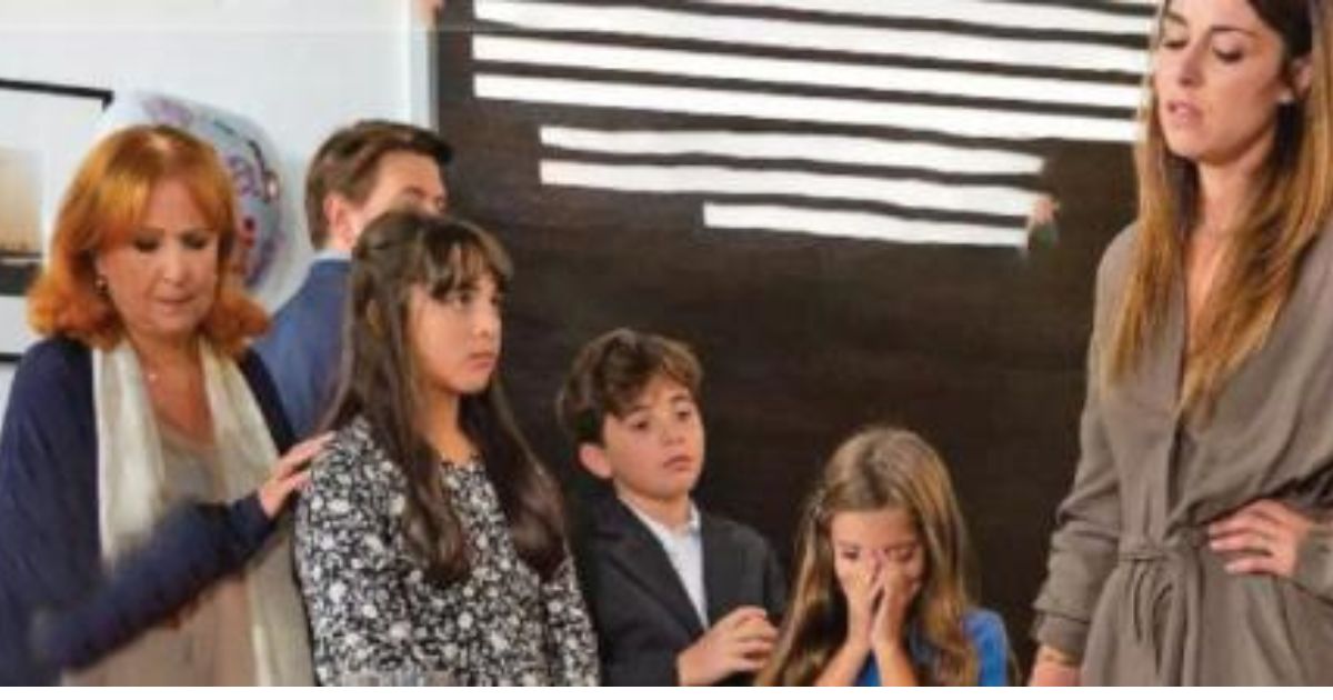 Un Posto al Sole, tragedia sul set: è morto all'improvviso, gli attori della soap opera sotto shock