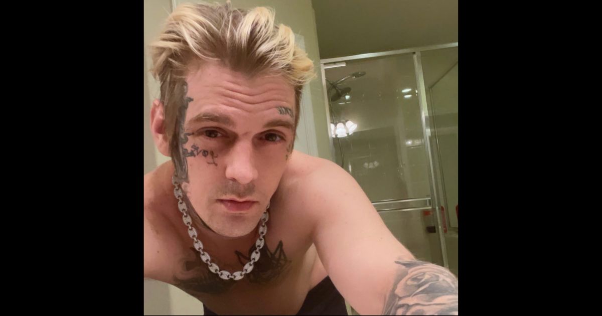 Il cantante Aaron Carter è morto a 34 anni: Backstreet Boys in lutto, il dolore di uno di loro sui social