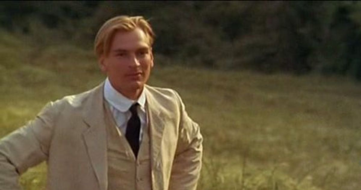 L’attore Julian Sands disperso durante un’escursione: situazione drammatica, si teme il peggio