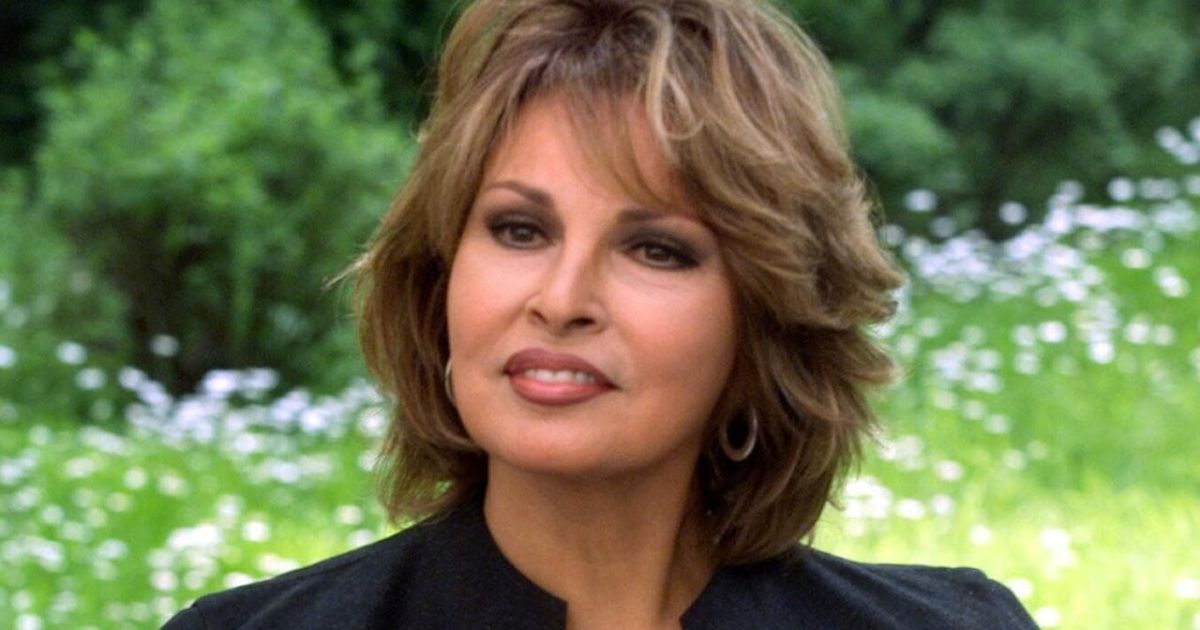 È morta Raquel Welch, leggendaria attrice e sex symbol: le cause della morte e l'annuncio della famiglia