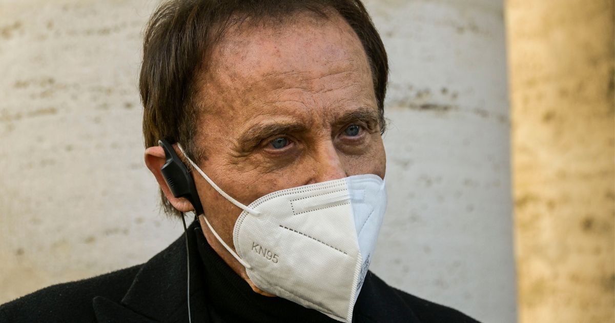 Roby Facchinetti rapinato in casa, pistole puntate addosso: minacciati anche la moglie e il figlio, cosa è accaduto