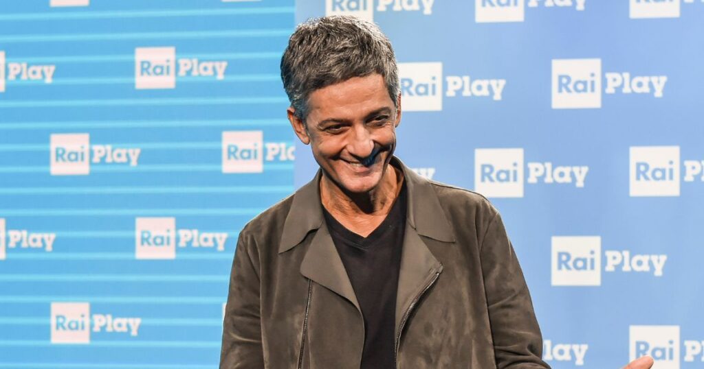 Fiorello, sorpresa per il compleanno dalla figlia Angelica: il conduttore commosso come non l'avete mai visto