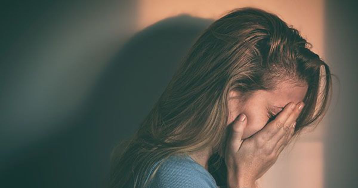 Adolescente bullizzata si toglie la vita, i genitori denunciano Tik Tok