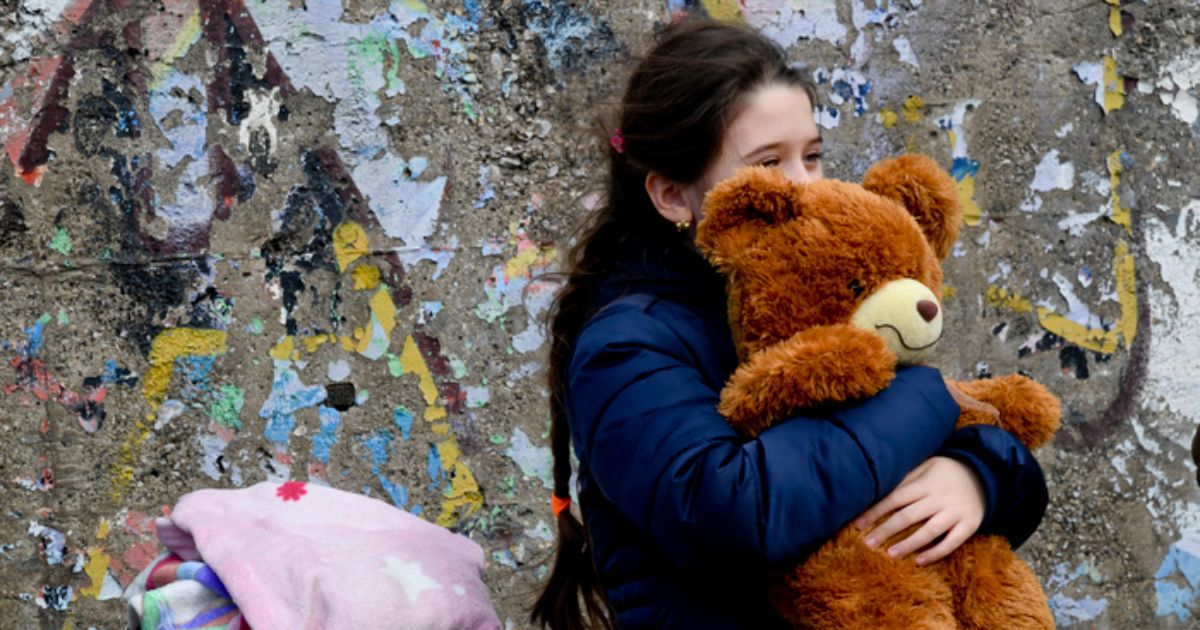 I bambini fuggiti dall’Ucraina rischiano di essere rimpatriati: in migliaia potrebbero tornare sotto le bombe