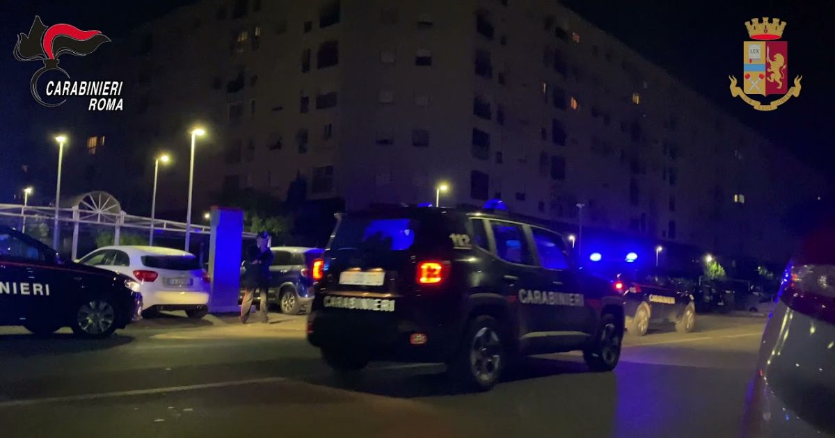 Tor Bella Monaca messa a ferro e fuoco: blitz anticrimine contro lo spaccio