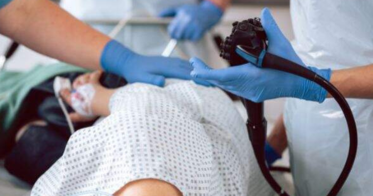 Muore durante una colonscopia di routine: il racconto atroce della moglie