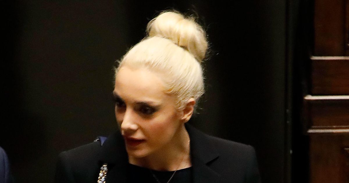 Berlusconi, Fascina: “Ti amo eternamente, mi fa male non stringere la tua mano”