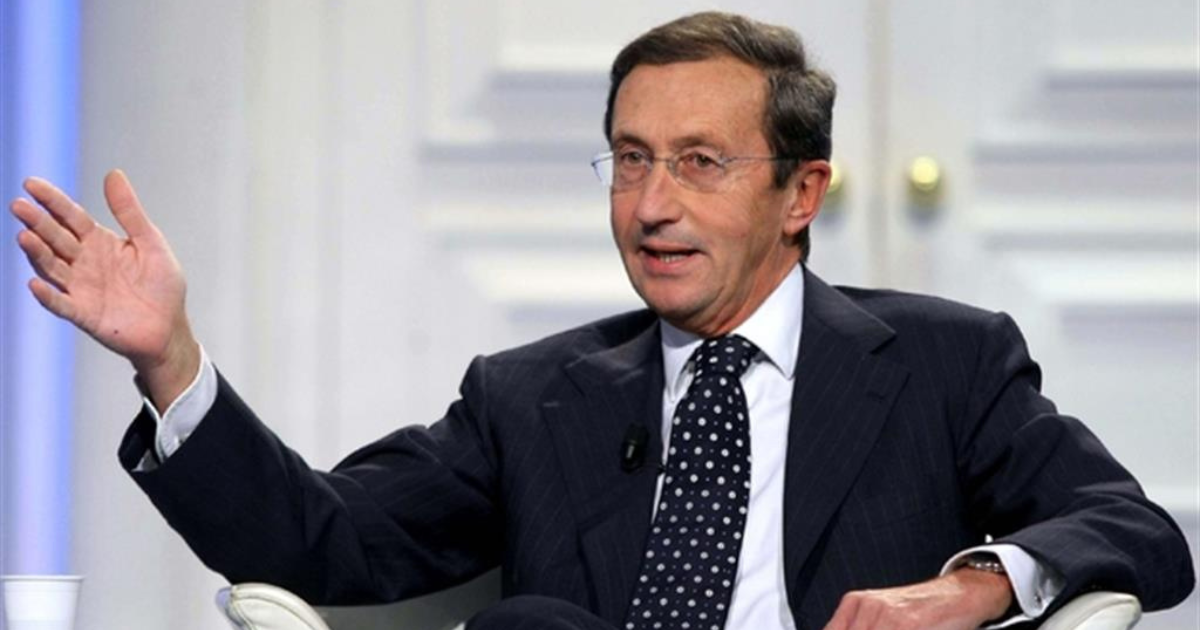 Fini rinnega la Bossi-Fini e va contro Giorgia Meloni: “Basta”