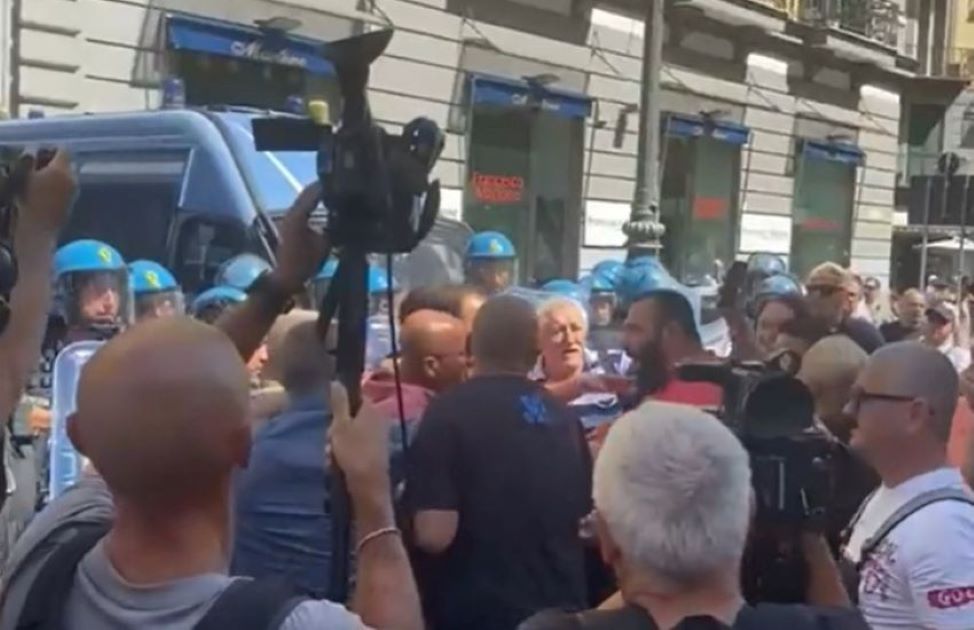 Reddito di cittadinanza: proteste, violenza e caos a Roma