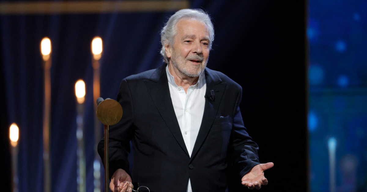L’attore Pierre Arditi colto da malore mentre recitava sul palco: pubblico attonito, come sta ora