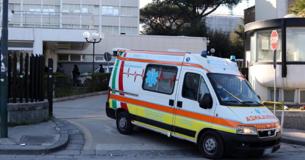 Napoli stupro branco colombiana