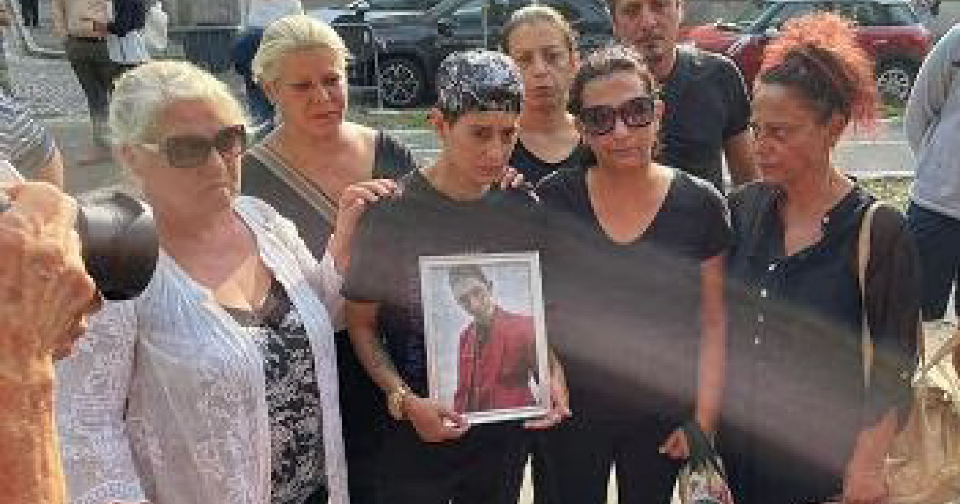 Quel funerale mancato, la frattura tra cittadini e Stato