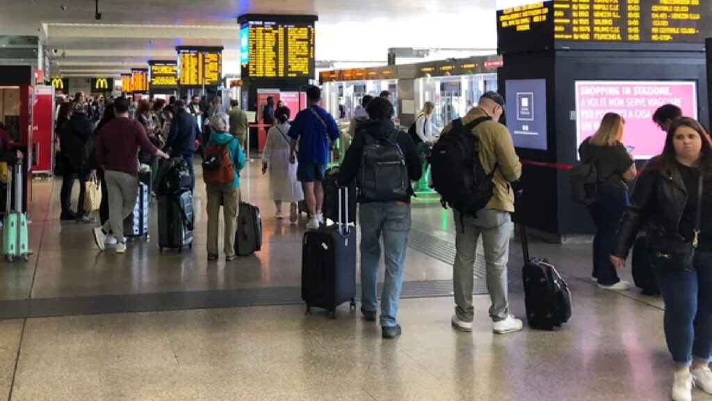 Morto stazione Termini ritardi treni