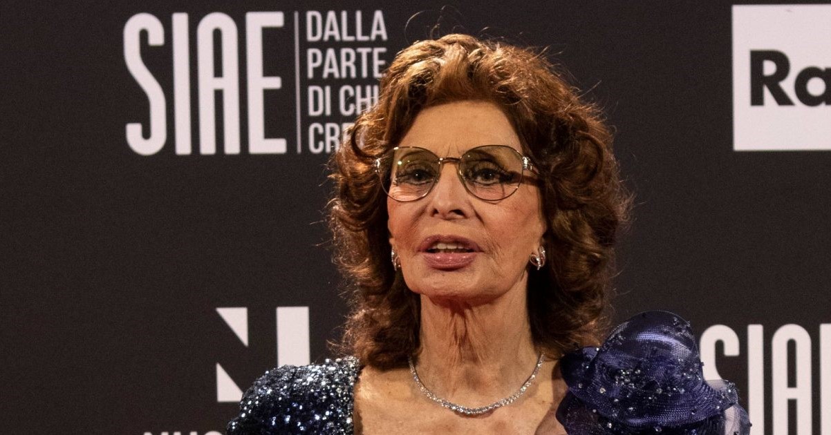 Sophia Loren: come sta l’attrice dopo l’intervento all’anca? Il messaggio per i fan…
