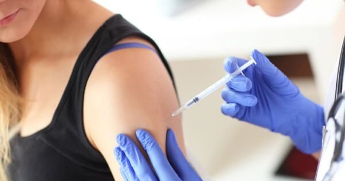 Vaccini, le donne hanno più effetti collaterali. Ma è un vantaggio