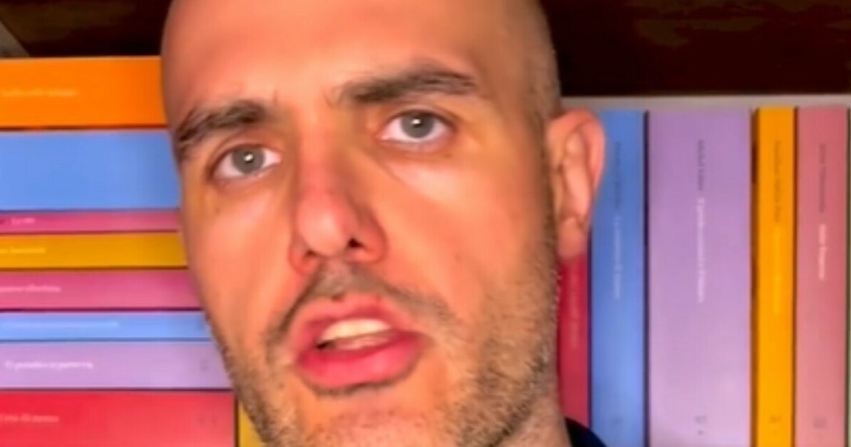 Polemica su Dario Fabbri: l’esperto di geopolitica non è laureato. Mentana lo difende dall’attacco de “Le Iene” Polemica su Dario Fabbri: l’esperto di geopolitica non è laureato. Mentana lo difende dall’attacco de “Le Iene”
