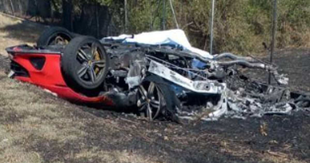 Scontro tra Ferrari e camper in Sardegna: due morti carbonizzati