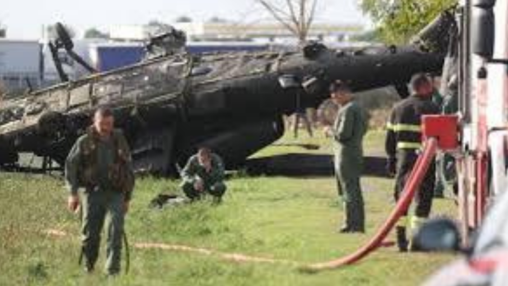 Ravenna, aereo militare si ribalta durante atterraggio, due feriti