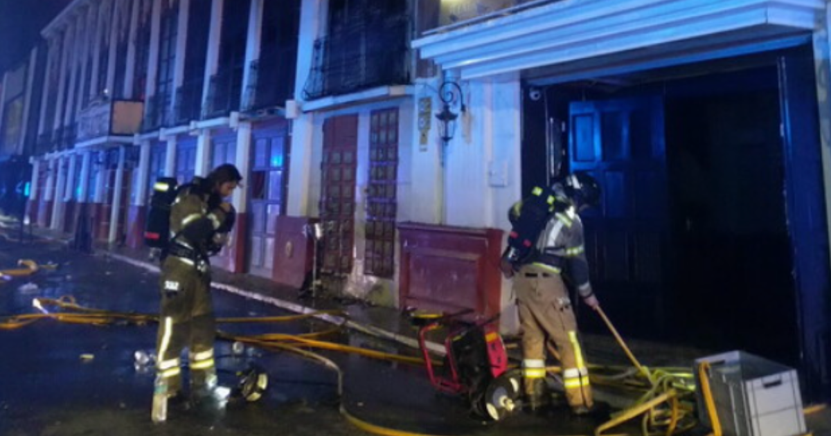 Incendio nella discoteca Teatre: 13 morti e 15 dispersi, gli ultimi audio delle vittime: “Ti amo, morirò”