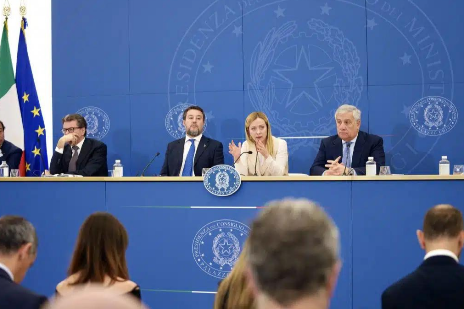 Manovra 2024, il governo Meloni ha varato la bozza: cosa contiene, dai tagli agli aiuti alle famiglie