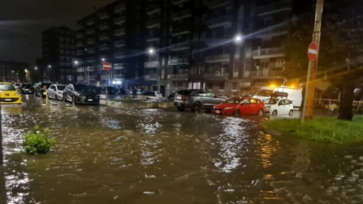 Nubifragio a Milano, esondato il Seveso