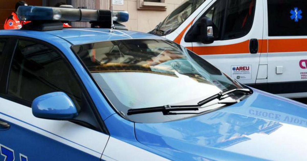 Operaio schiacciato tra due mezzi nel deposito Ama, è gravissimo Operaio schiacciato tra due mezzi nel deposito Ama, è gravissimo
