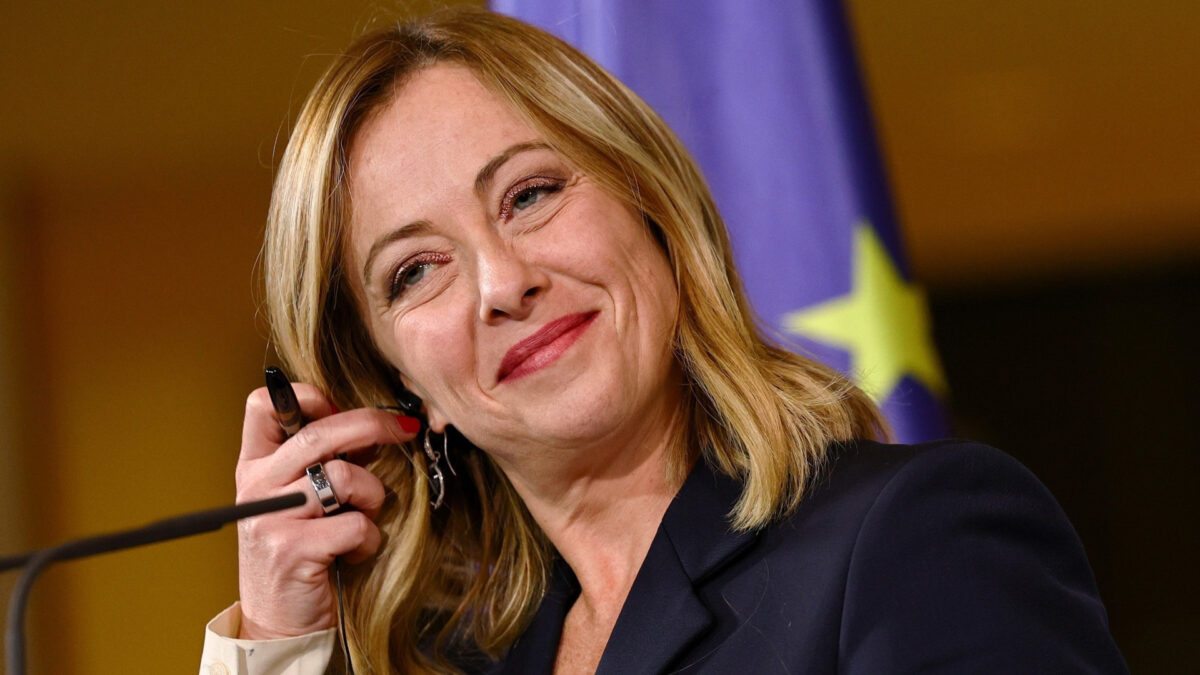 Giorgia Meloni promossa dalla rivista Politico, è il leader più concreto in Ue: “Un camaleonte” Giorgia Meloni promossa dalla rivista Politico, è il leader più concreto in Ue: “Un camaleonte”
